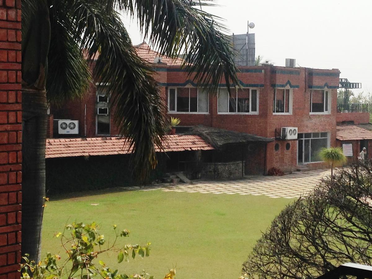 Hotel North Park Panchkula Exterior foto