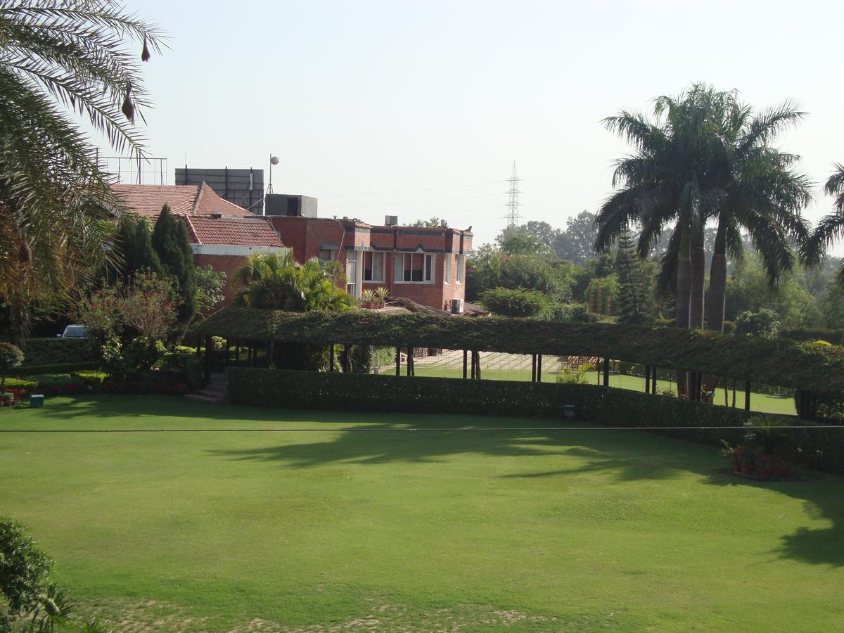 Hotel North Park Panchkula Exterior foto