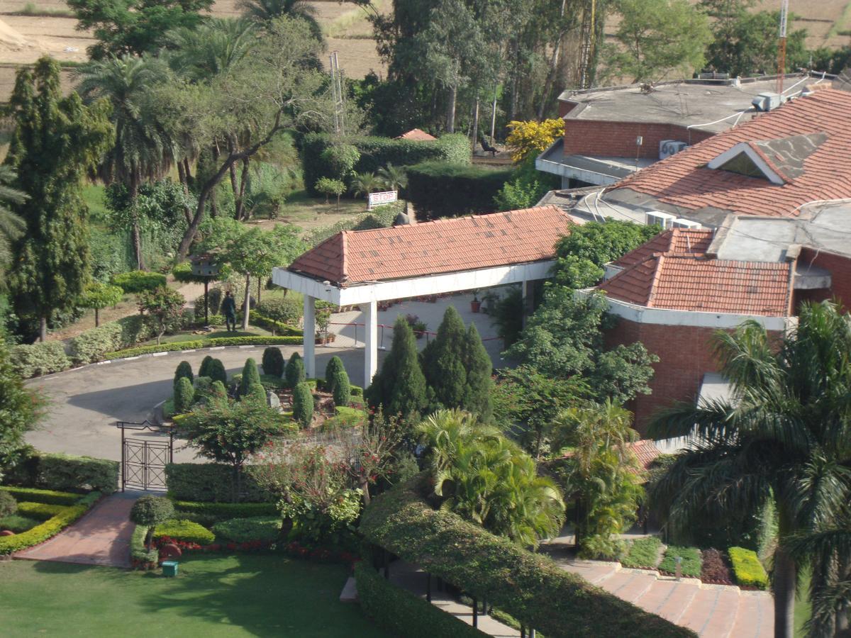 Hotel North Park Panchkula Exterior foto