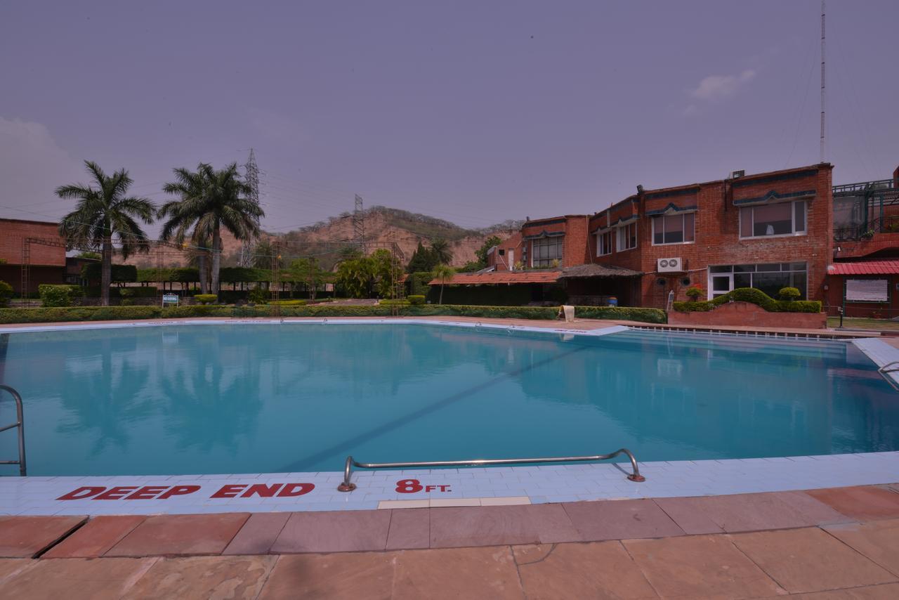 Hotel North Park Panchkula Exterior foto